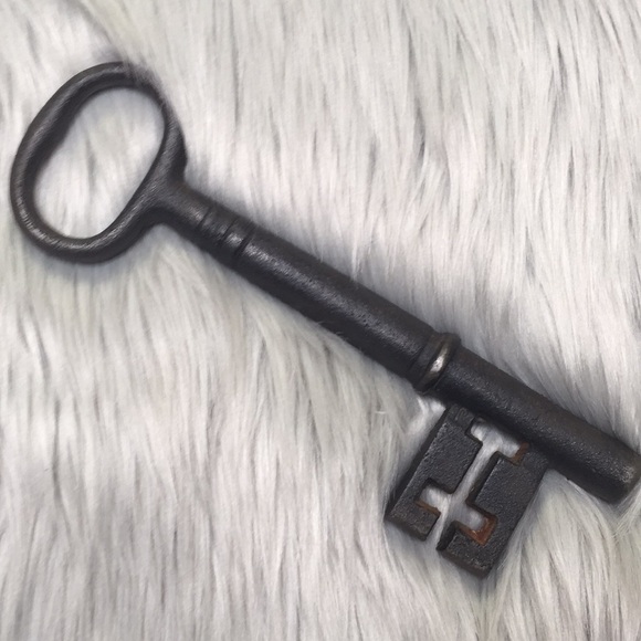 Rustic Key - Picture 2 of 4